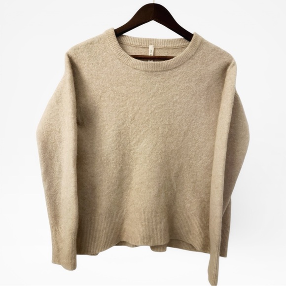 Aritzia - The Group Babaton - Thurlow Relaxed Wool Sweater (Size M) - Picture 4 of 9